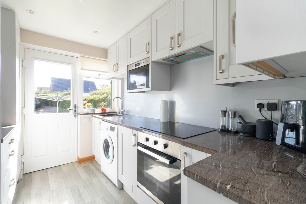 Property photo 3 of 23 Kitchen