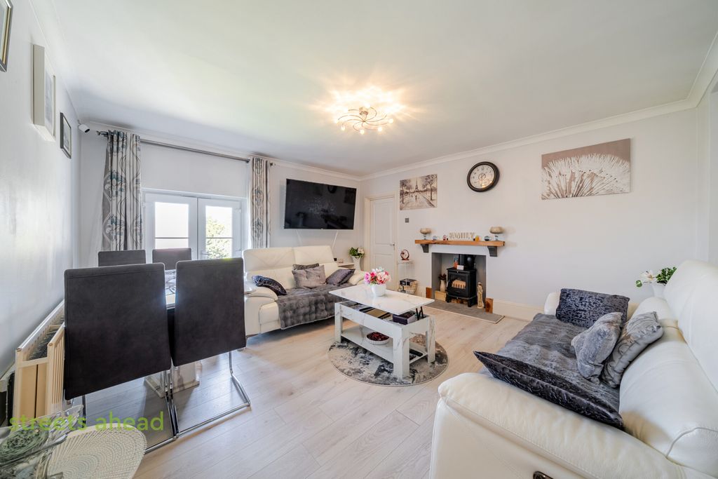 Property photo 2 of 16 733326c7-8710-42d...