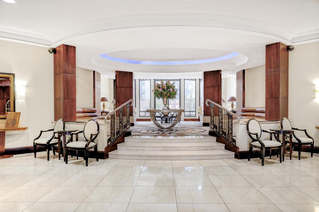 Property photo 2 of 12 Lobby.Jpg