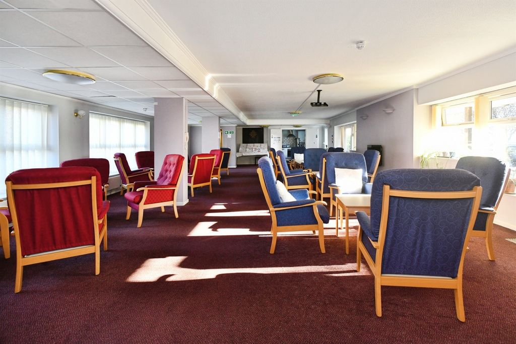 Property photo 3 of 12