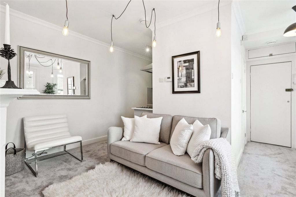 Property photo 2 of 16 Picture No. 11