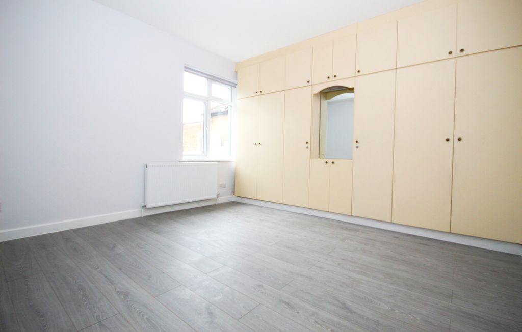Property photo 3 of 7 Gallery