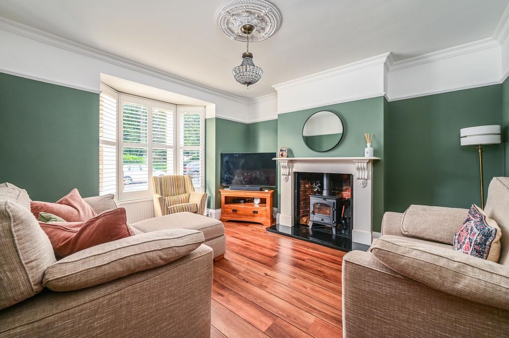 Property photo 2 of 16 Living Room