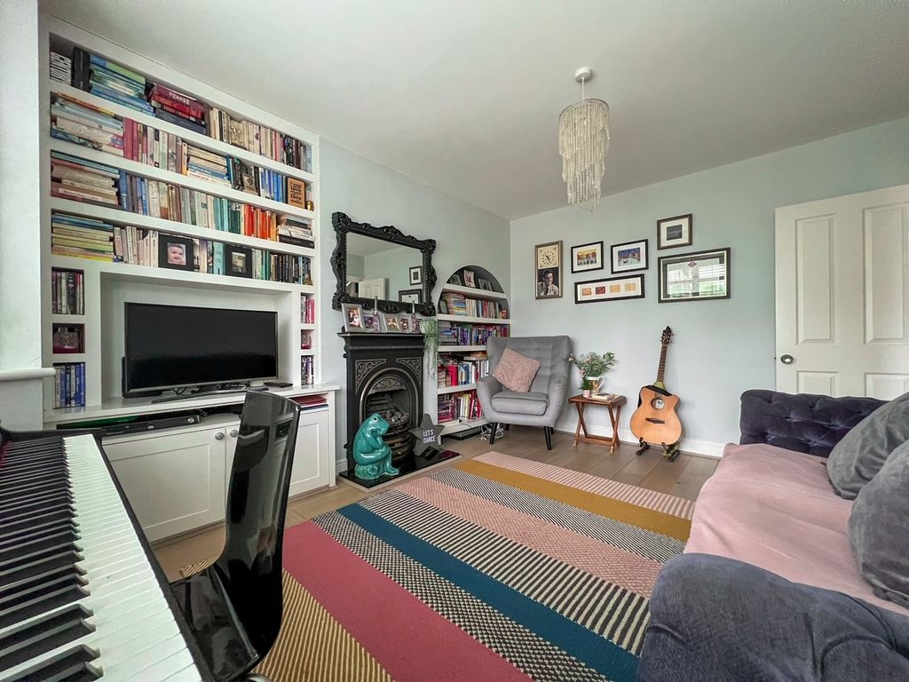 Property photo 3 of 17