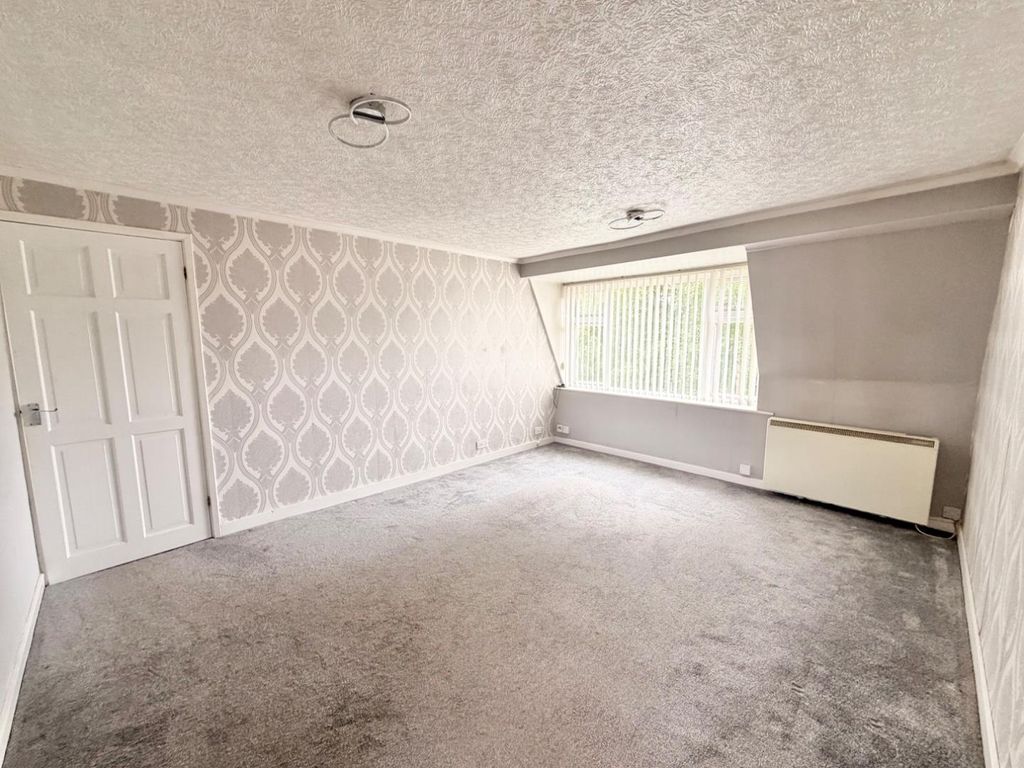 Property photo 2 of 10 Lounge