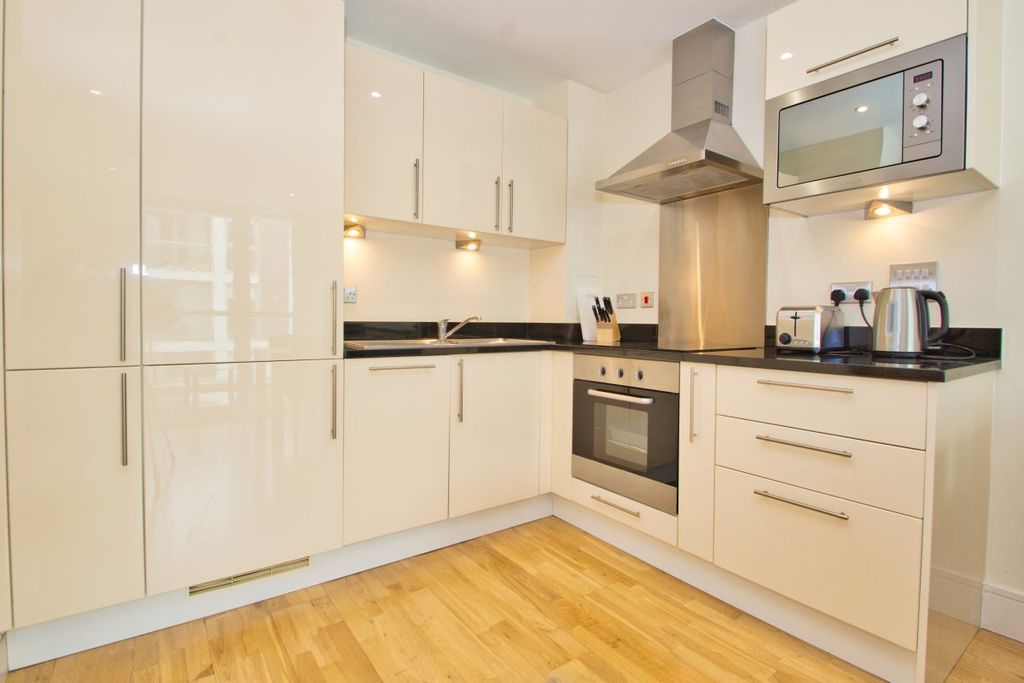 Property photo 2 of 11 Gallery