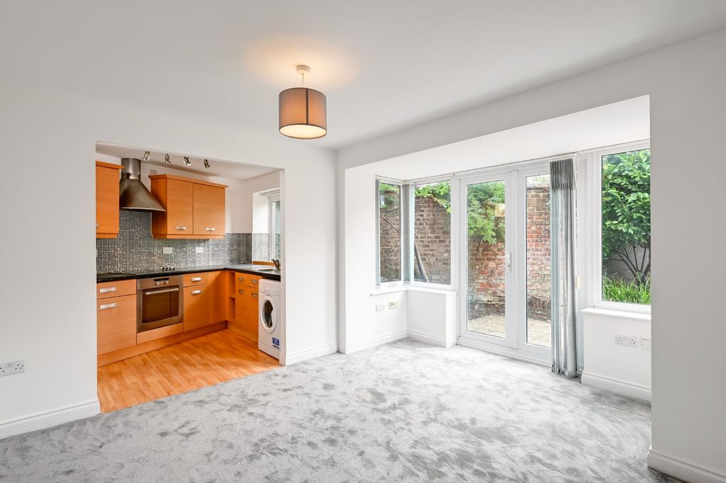 Property photo 3 of 14 Picture 3