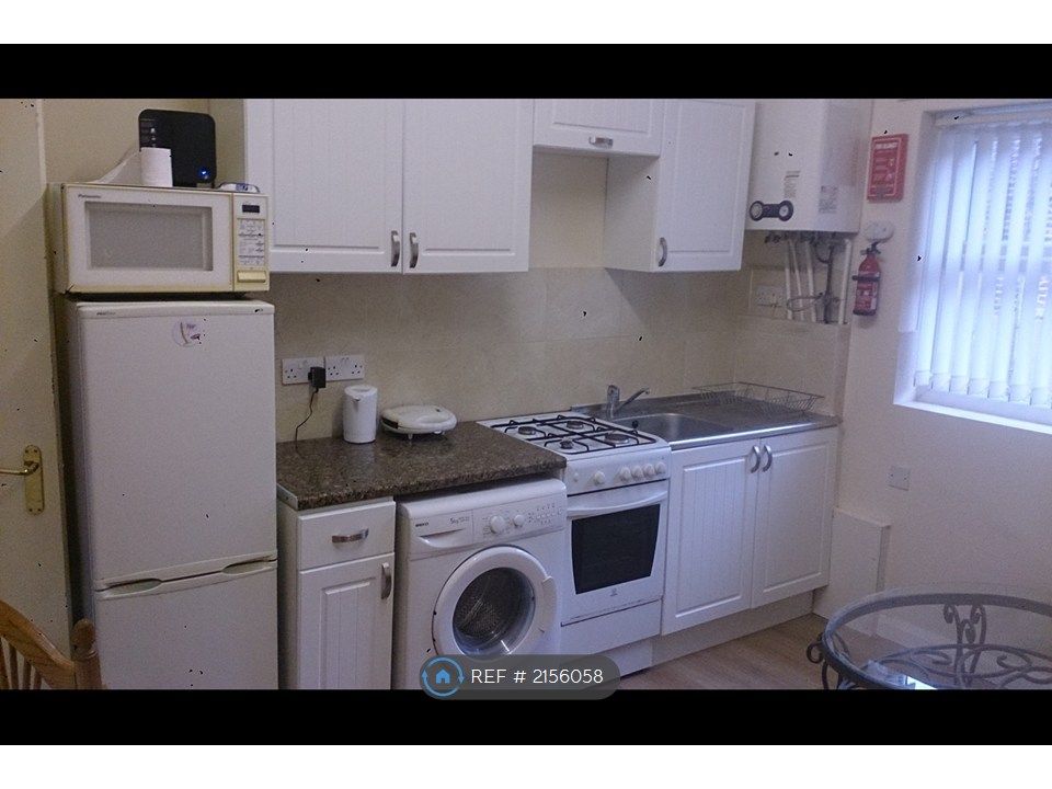 Property photo 3 of 18 Fitted Kitchen With Full Cooking Facilities