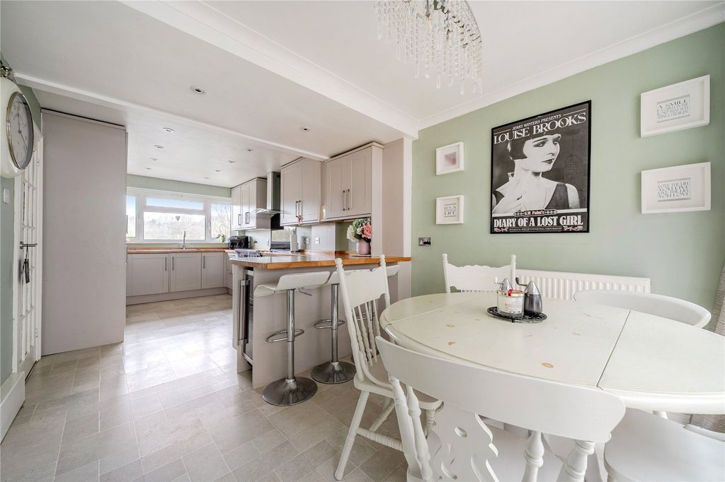 Property photo 3 of 17 Picture 3