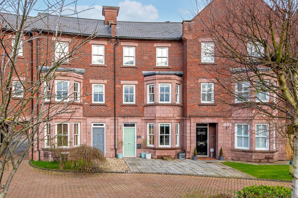 Property photo 1 of 18 Exterior