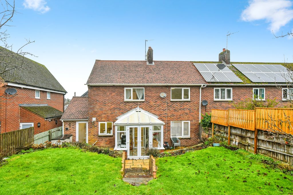 Property photo 2 of 28