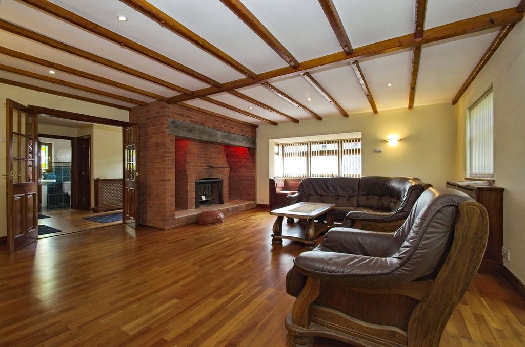 Property photo 2 of 30