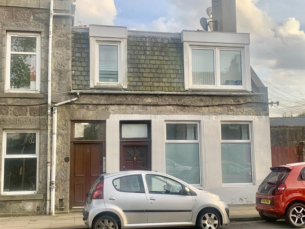 Property photo 1 of 6 External