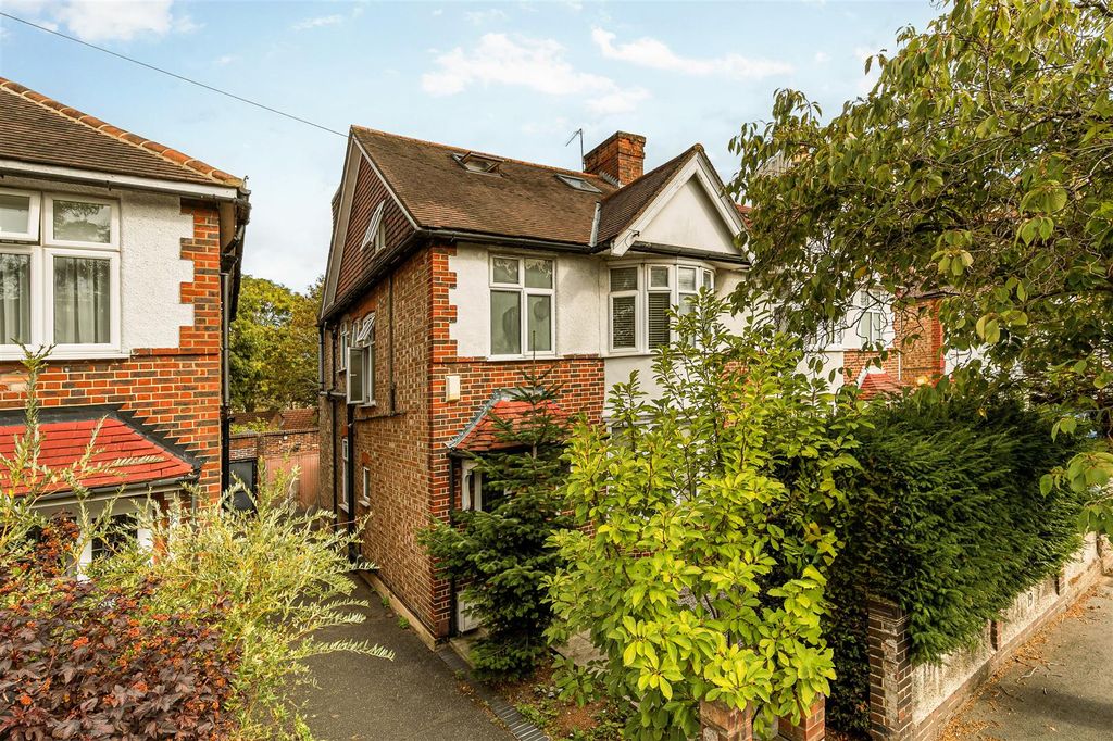 Property photo 2 of 17 Lexden Road-1.Jpg
