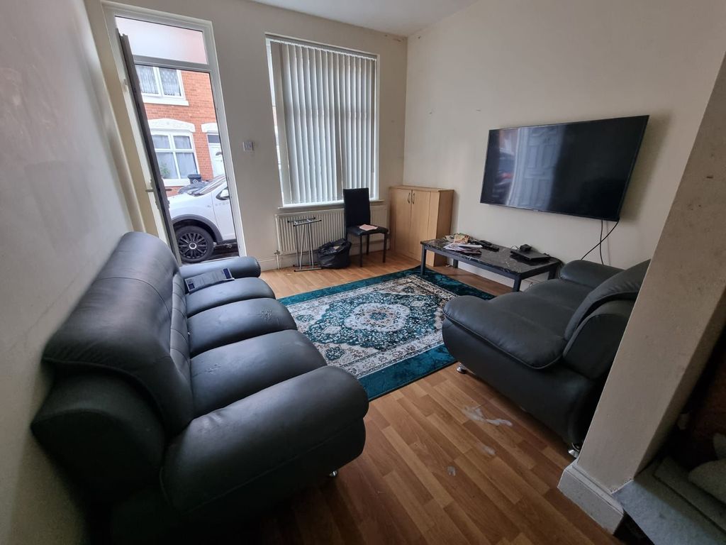 Property photo 2 of 7 Photograph 2