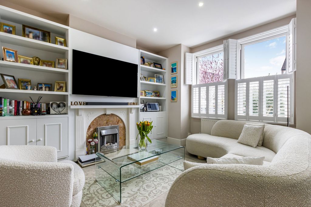 Property photo 2 of 16