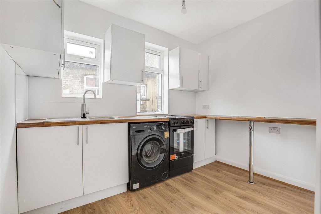 Property photo 3 of 10 Picture No. 06