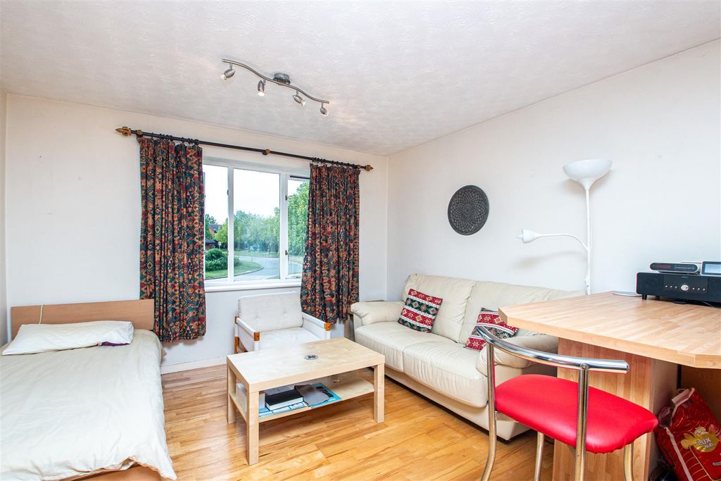 Property photo 2 of 9 14Tenby.Jpg
