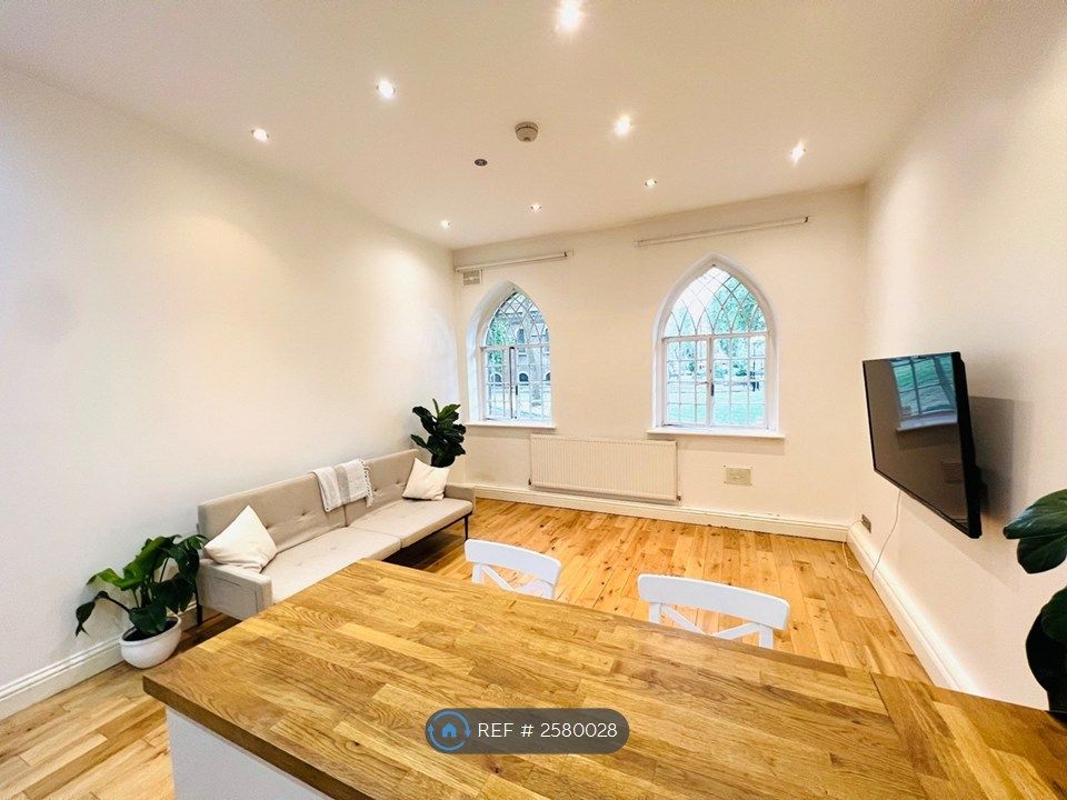 Property photo 2 of 24