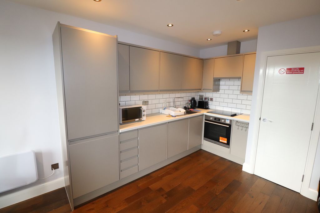 Property photo 3 of 7 Kitchen