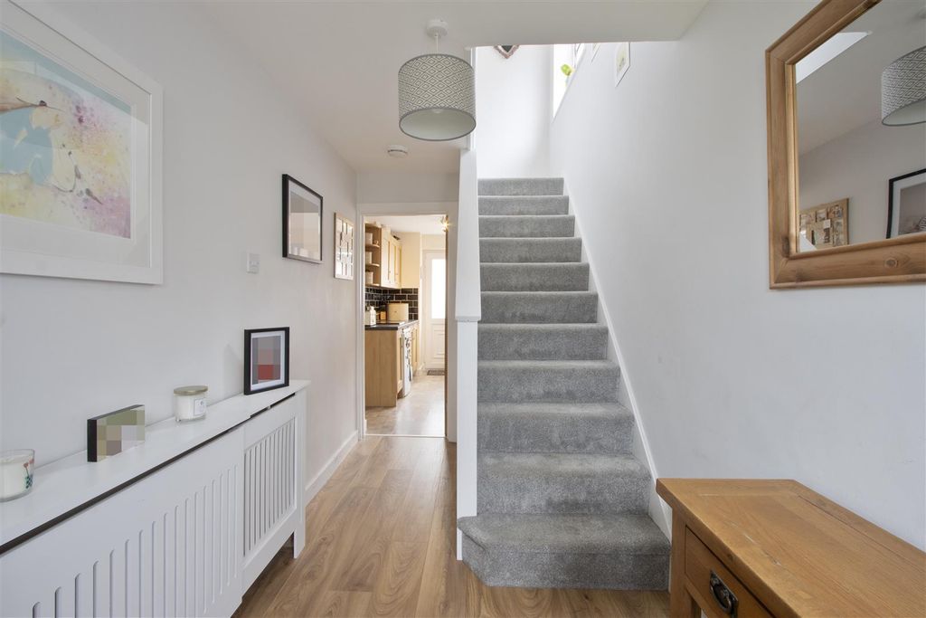 Property photo 3 of 15 Entrance Hall