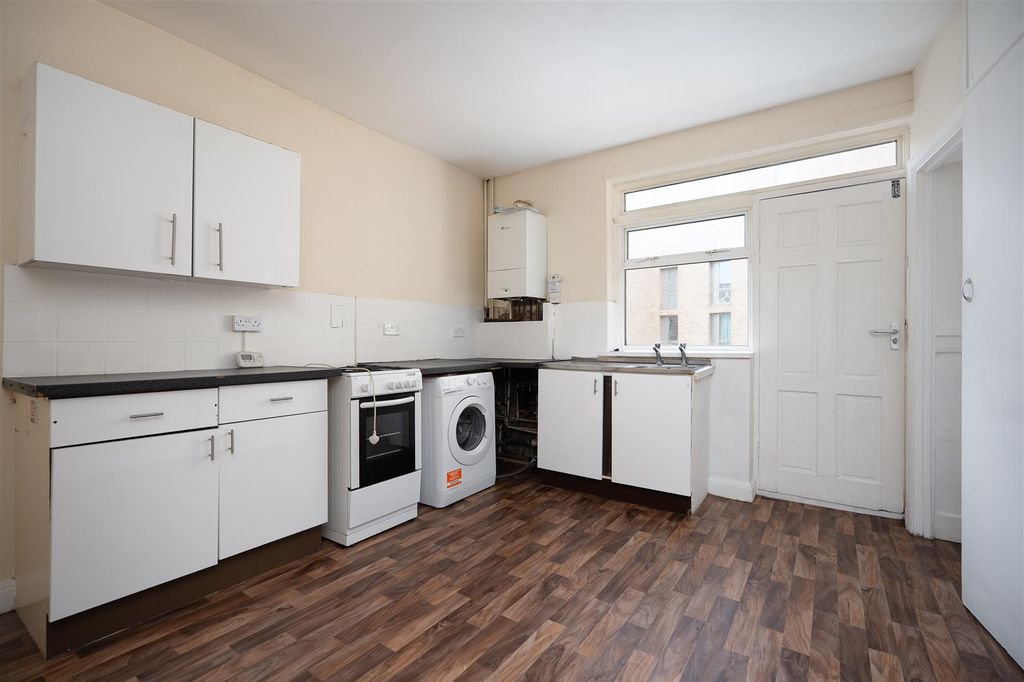 Property photo 3 of 10 Kitchen/Diner