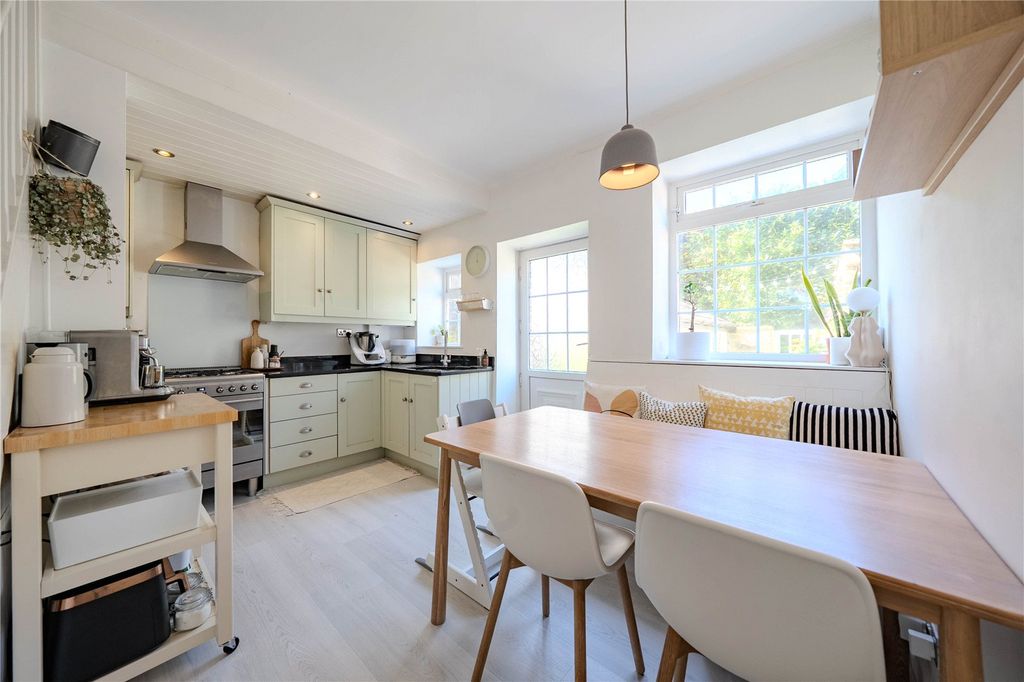 Property photo 3 of 23 Picture No. 10