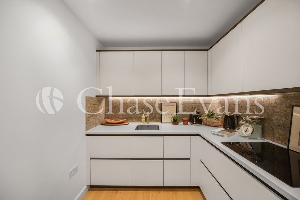 Property photo 2 of 11 Kitchen