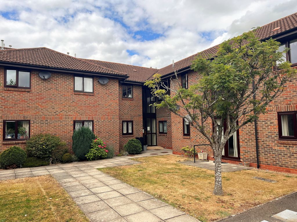 Property photo 1 of 10 Front