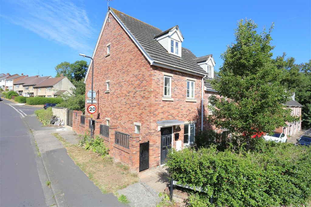 Property photo 1 of 20