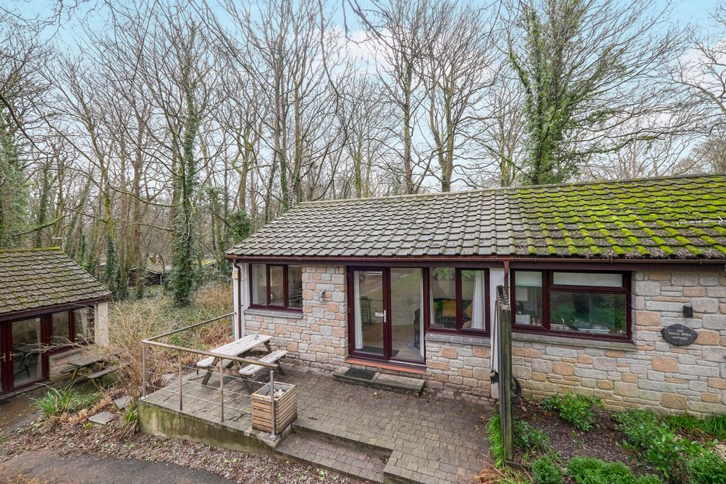 Property photo 1 of 19 Pbox-Img.Jpg