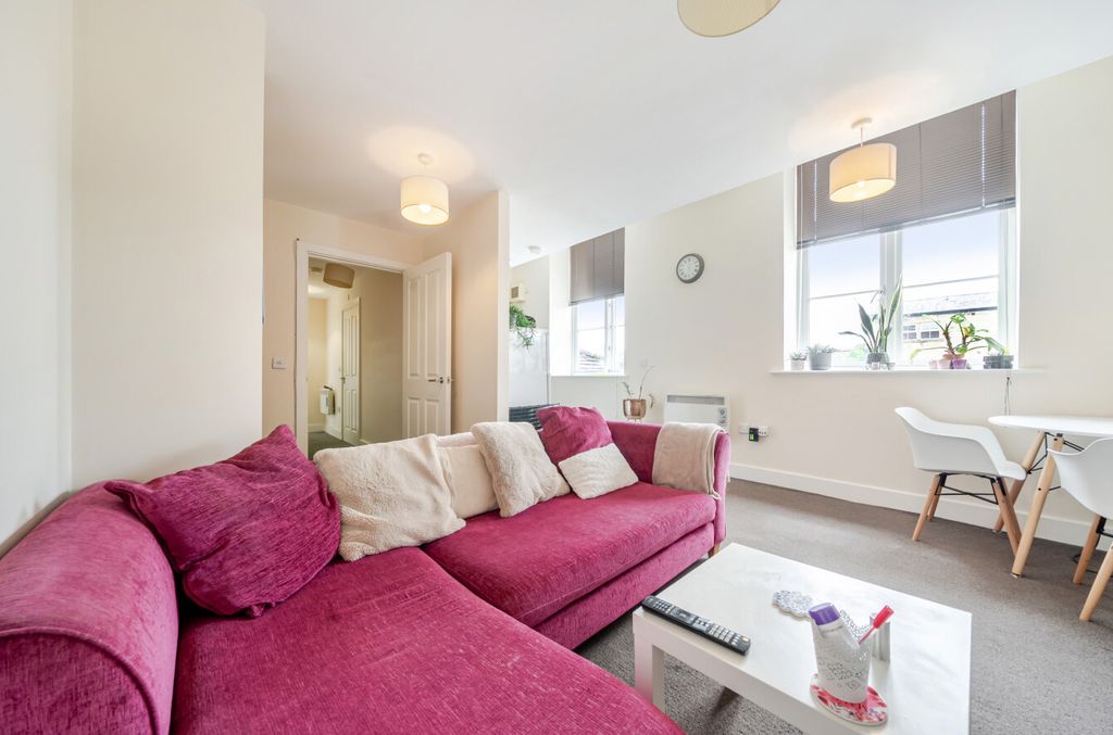 Property photo 2 of 19 1463151-14-6A0Ef5...