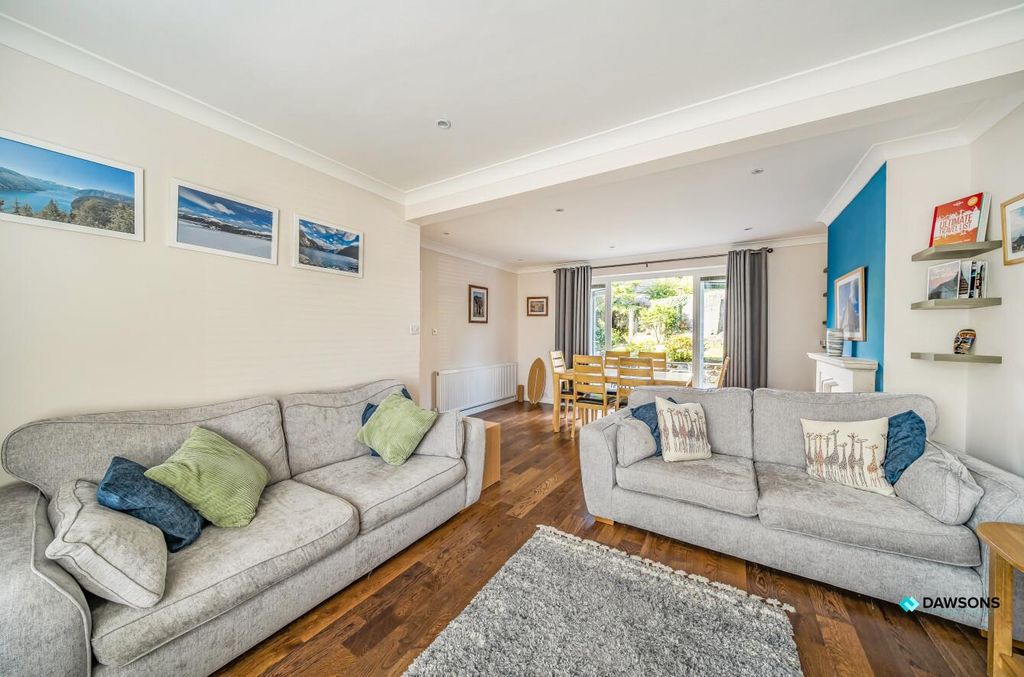 Property photo 3 of 26 5A3F1B0d-34Ad-4Ef6-9335-96109644Ab16.Jpg