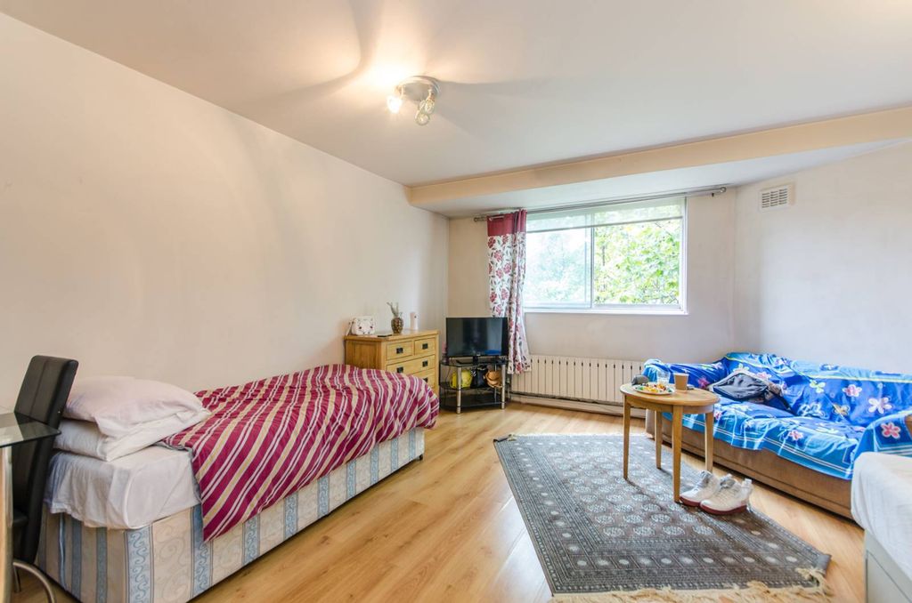 Property photo 1 of 4