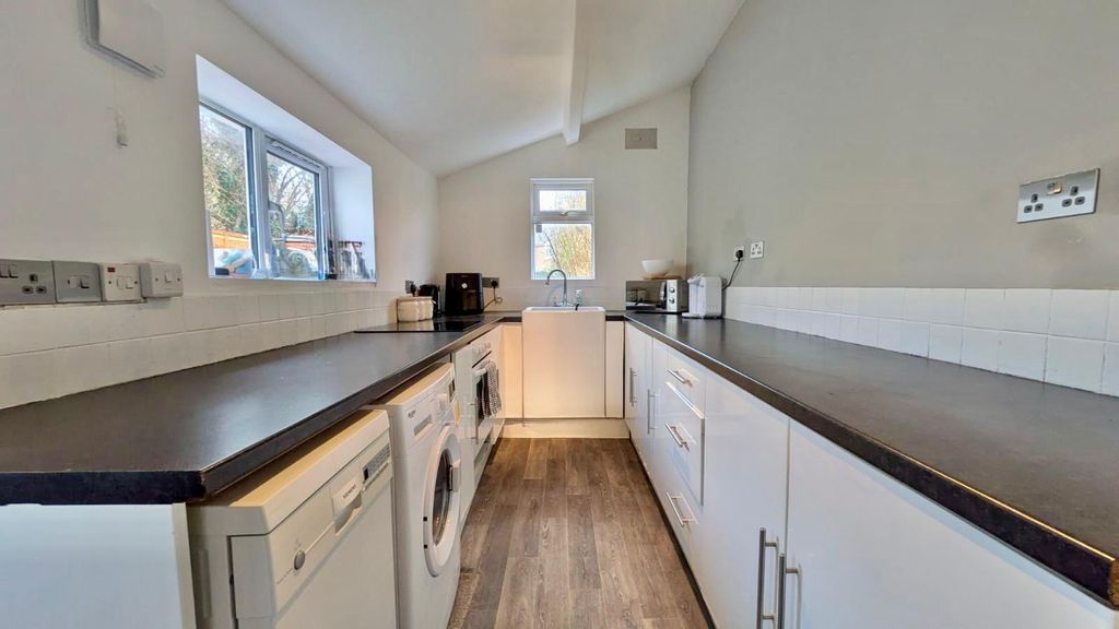 Property photo 2 of 14 Kitchen