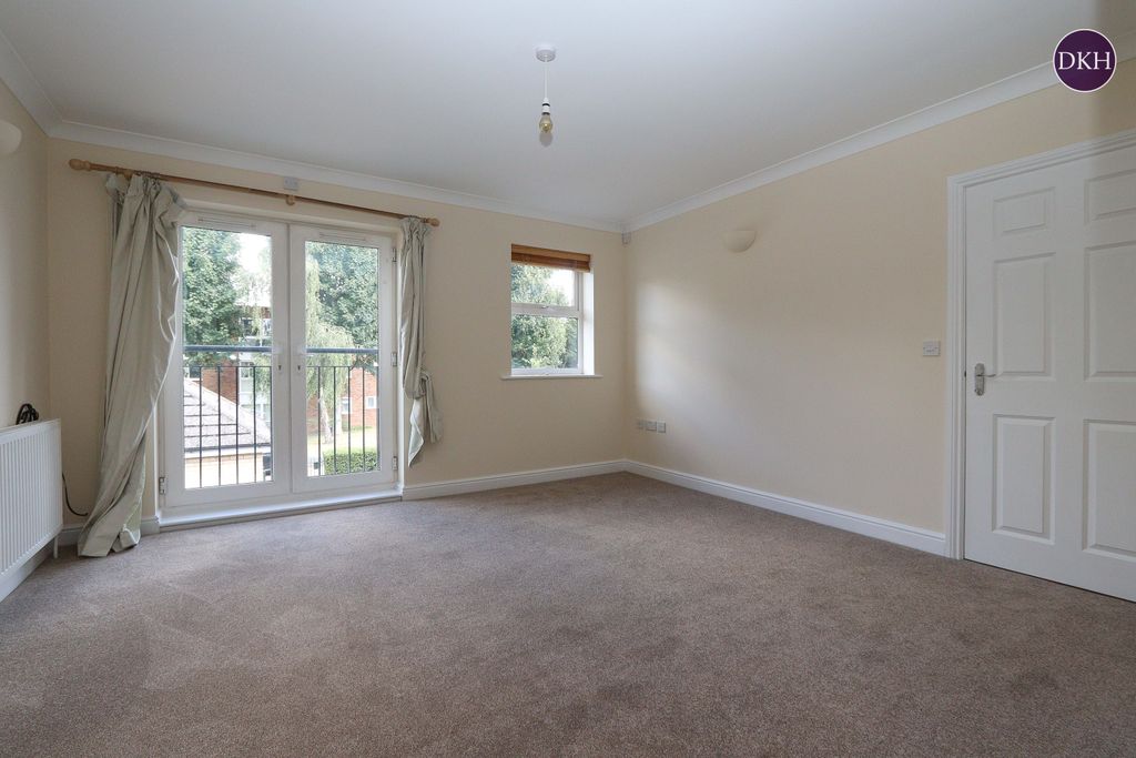 Property photo 2 of 9 Photo 02