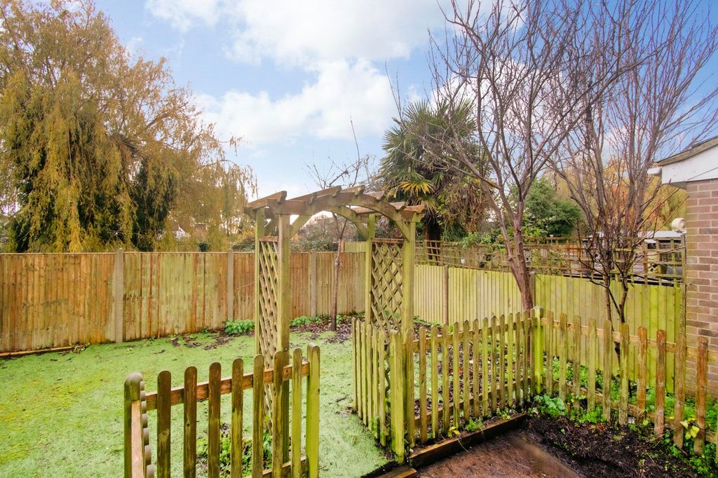 Property photo 2 of 12 Private Garden