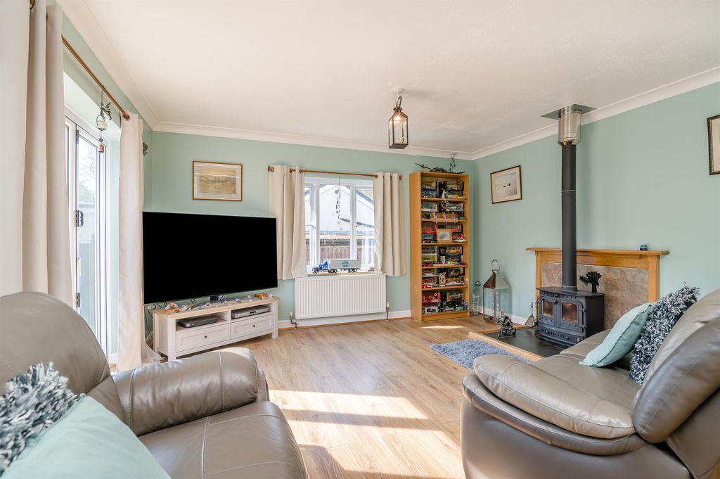 Property photo 3 of 22