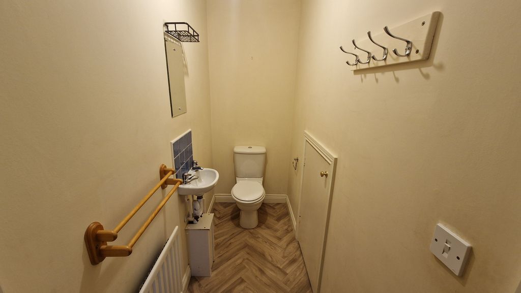 Property photo 2 of 10 Downstairs W/c