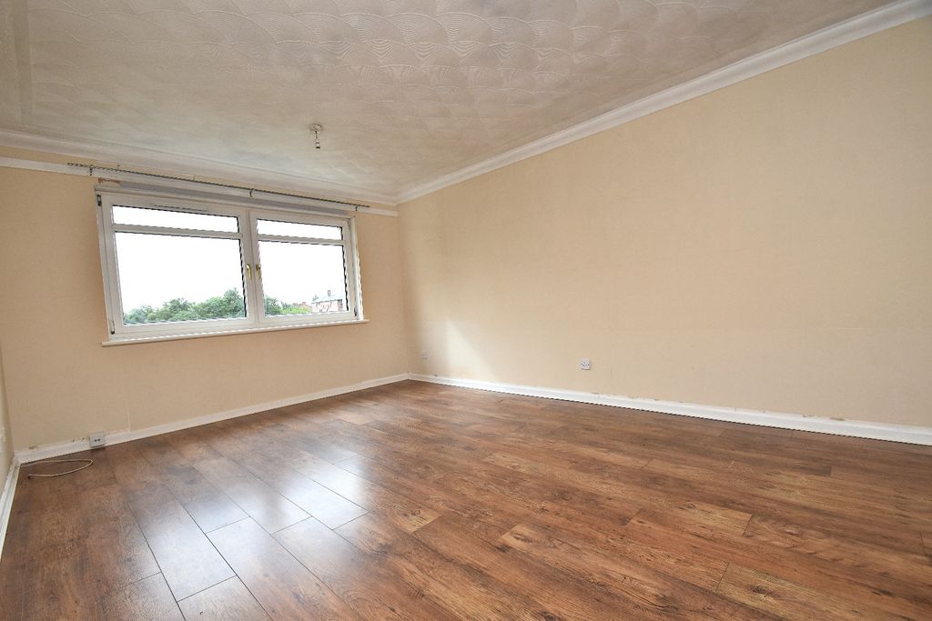Property photo 3 of 15 5190894