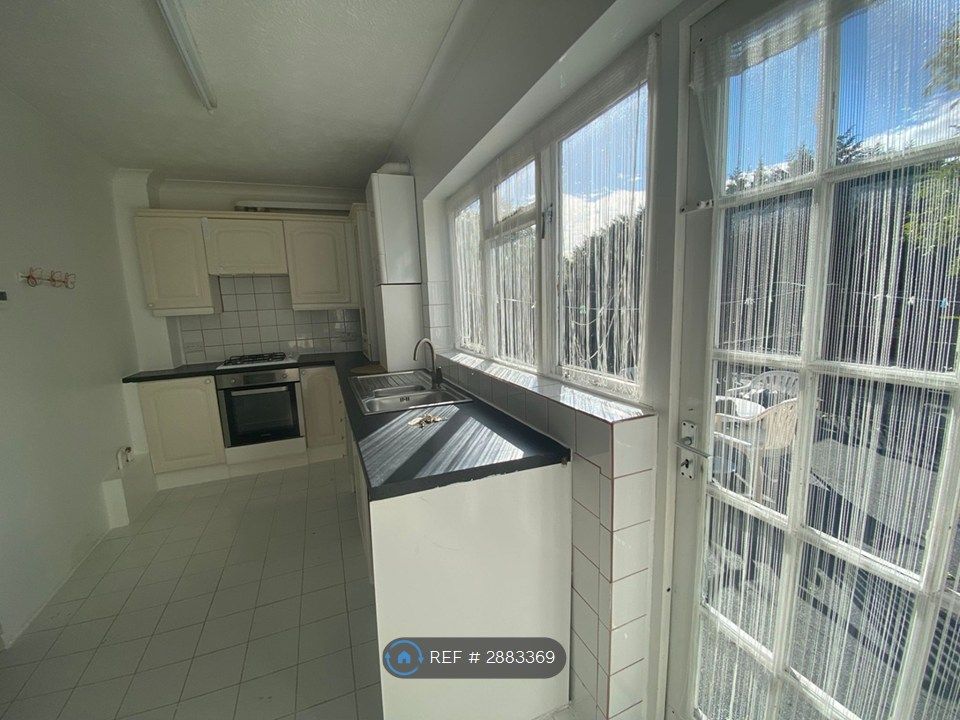 Property photo 2 of 14 Kitchen