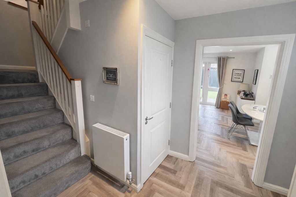 Property photo 2 of 27 Hallway