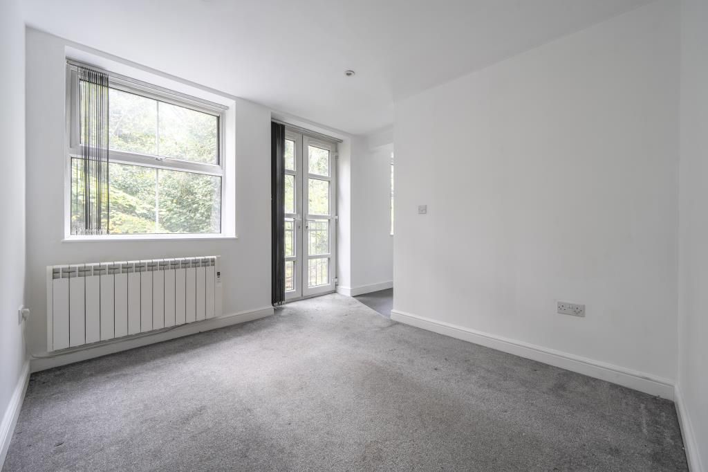 Property photo 2 of 6 Lounge