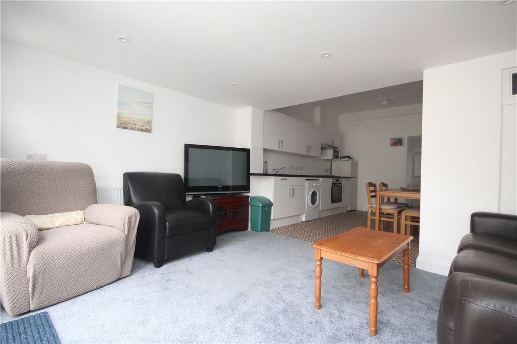 Property photo 3 of 14 Reception