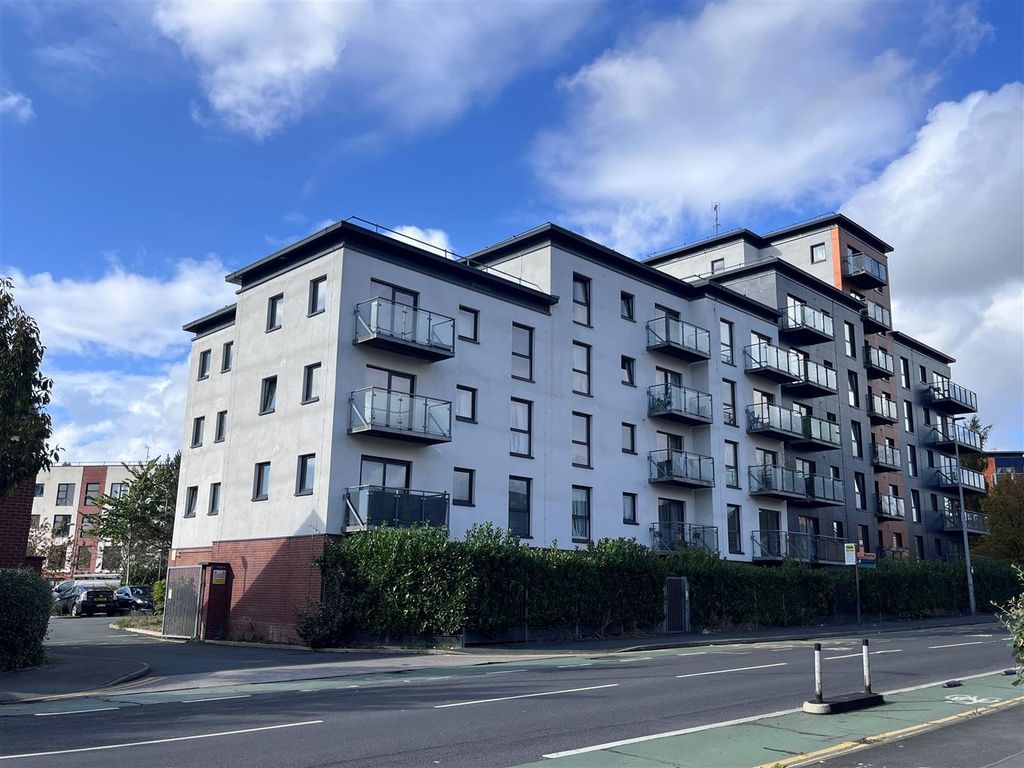 Property photo 1 of 10