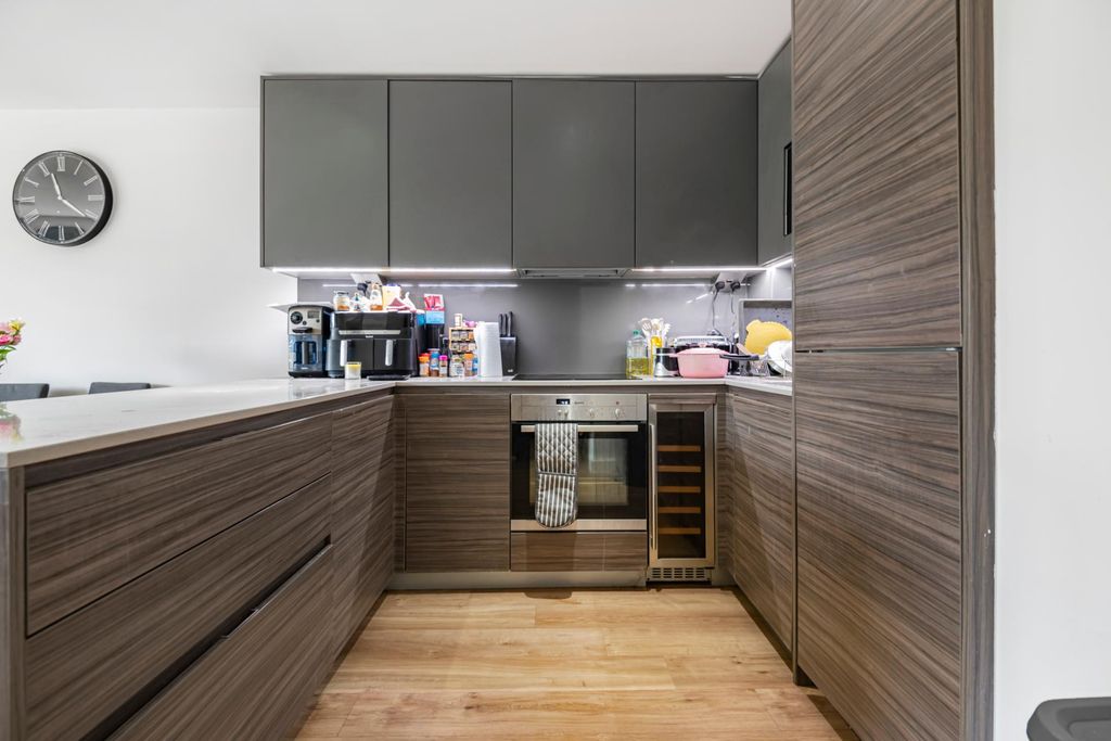 Property photo 2 of 17 Photo 1