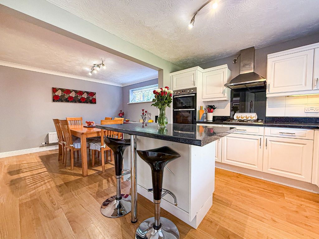 Property photo 3 of 25 4111545