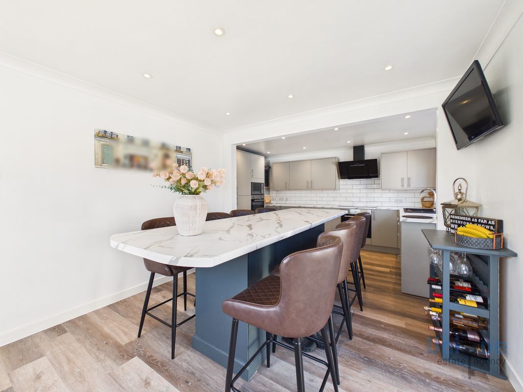 Property photo 3 of 26