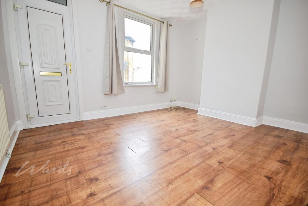 Property photo 3 of 9 Victoria Lounge