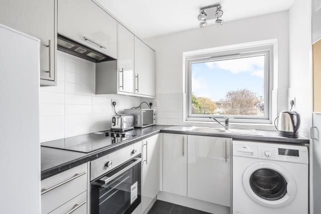 Property photo 3 of 10 Kitchen